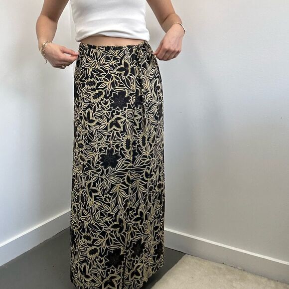 Vintage 90’s Ann Taylor Tan & Black Floral Maxi Wrap Skirt Size S (tag size 6) - Picture 3 of 10